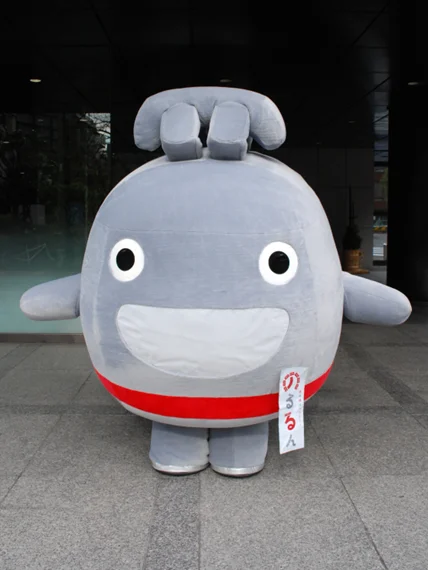 たまプラーザテラスのクリスマスツリーとのるるんのコラボ装飾イメージ