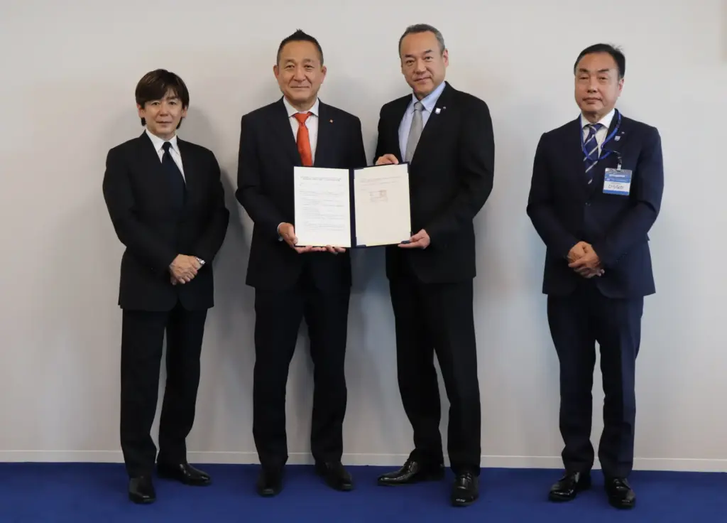 横浜市とティップネスの連携協定締結式